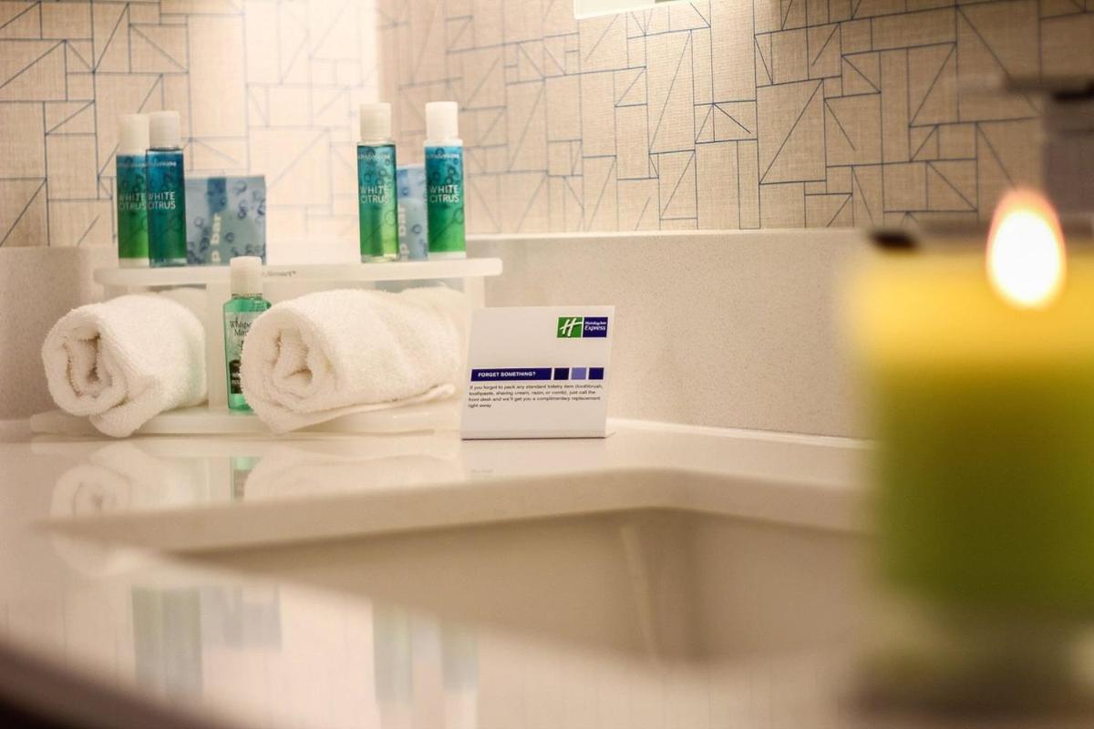 Holiday Inn Express & Suites Albany Airport Area - Latham By Ihg Eksteriør bilde