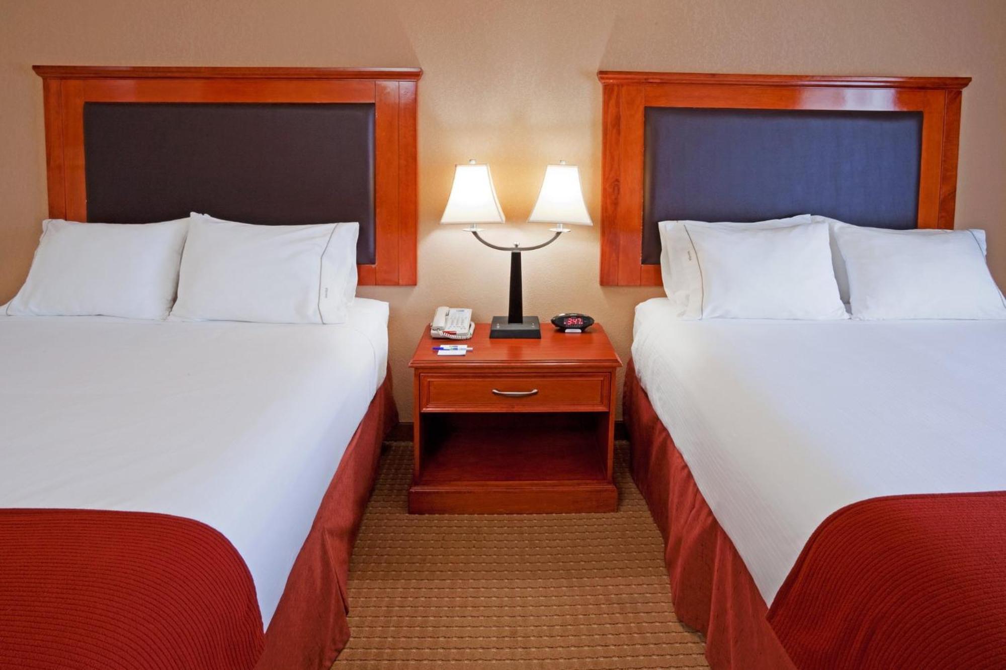 Holiday Inn Express & Suites Albany Airport Area - Latham By Ihg Eksteriør bilde