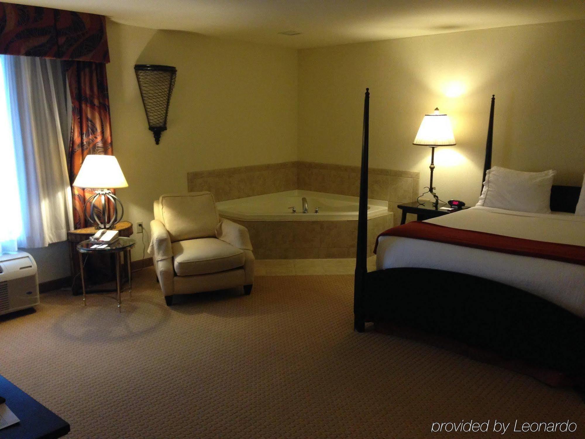 Holiday Inn Express & Suites Albany Airport Area - Latham By Ihg Eksteriør bilde